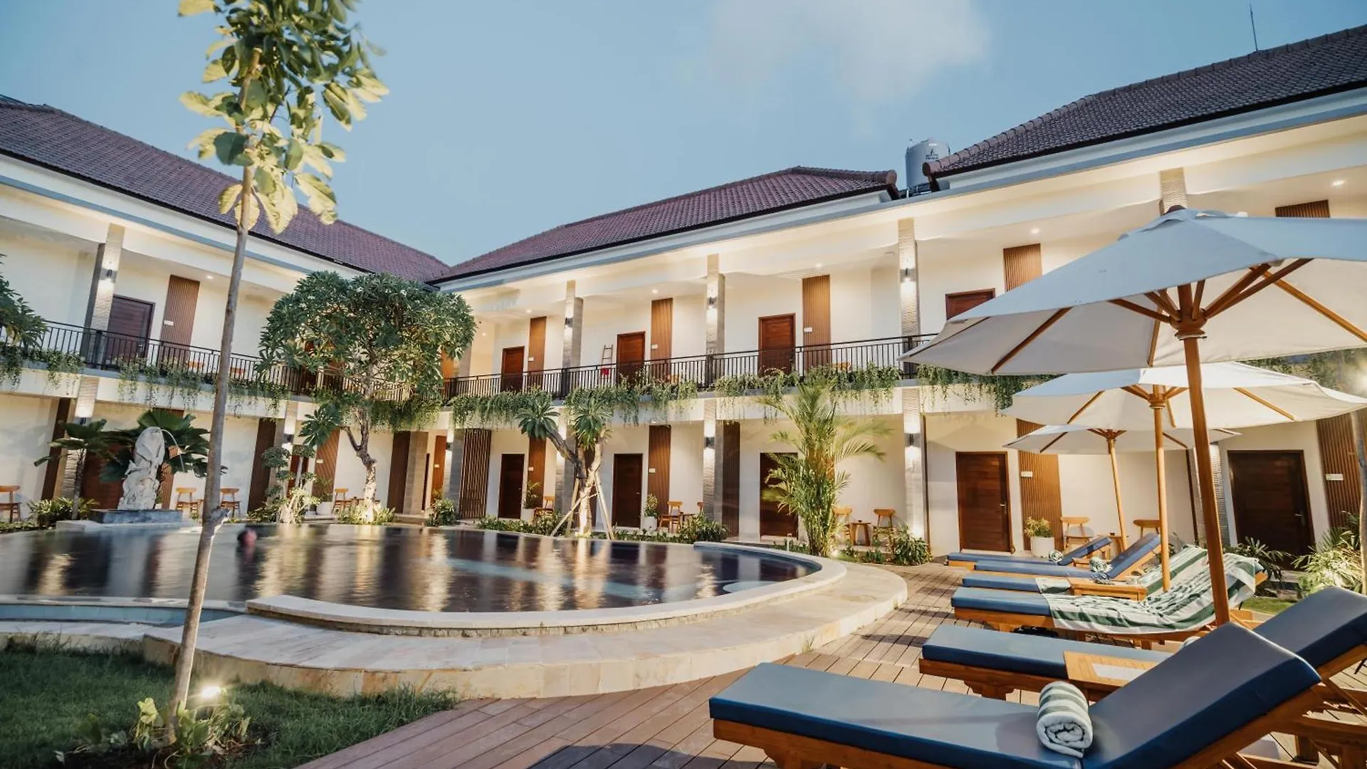 You Suite Seminyak Legian