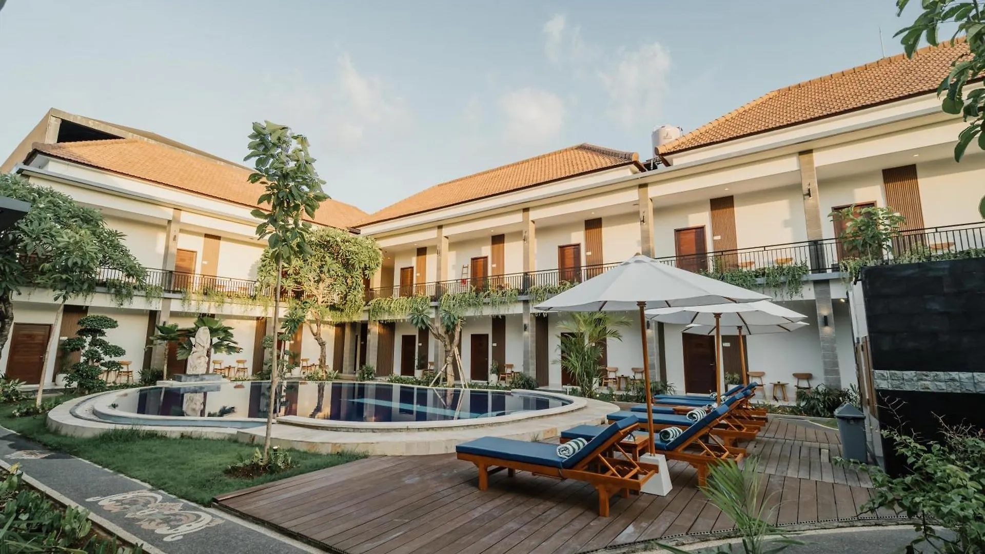 You Suite Seminyak Legian